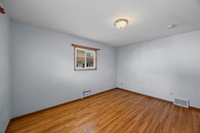 8120 Wentworth Avenue S, Bloomington, MN 55420