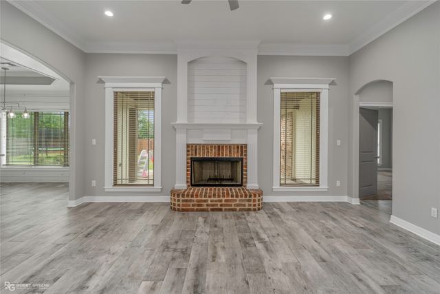 255 Arrowhead Drive, Bossier City, LA 71111