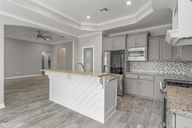 255 Arrowhead Drive, Bossier City, LA 71111
