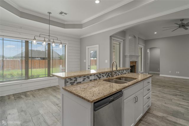 255 Arrowhead Drive, Bossier City, LA 71111