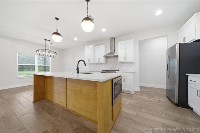 15522 E Taylor Lane, Claremore, OK 74017