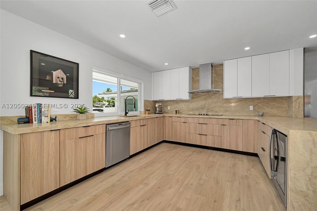 3110 NE 57th St, Fort Lauderdale, FL 33308