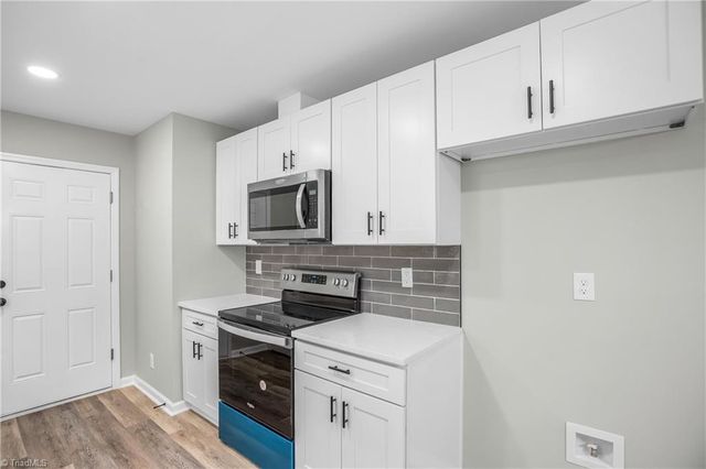 1736 Bramblebrook Lane, Winston-salem, NC 27105