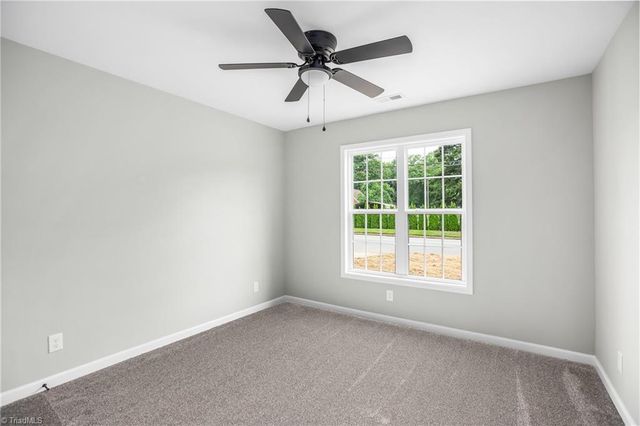 1736 Bramblebrook Lane, Winston-salem, NC 27105