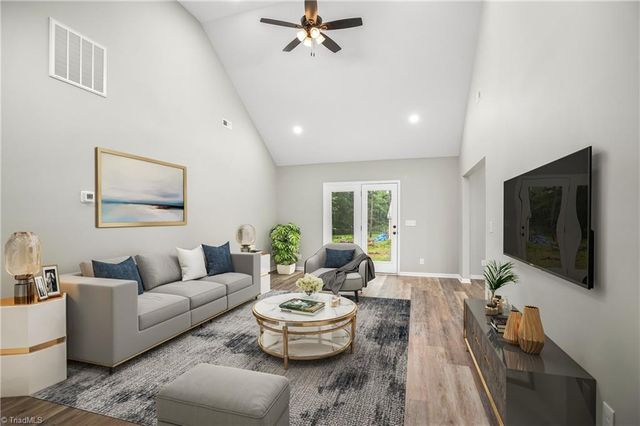 1736 Bramblebrook Lane, Winston-salem, NC 27105