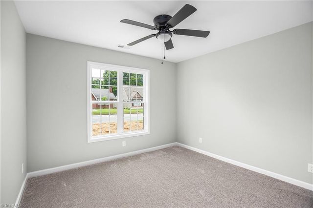 1736 Bramblebrook Lane, Winston-salem, NC 27105