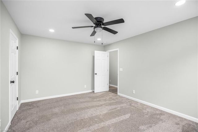1736 Bramblebrook Lane, Winston-salem, NC 27105