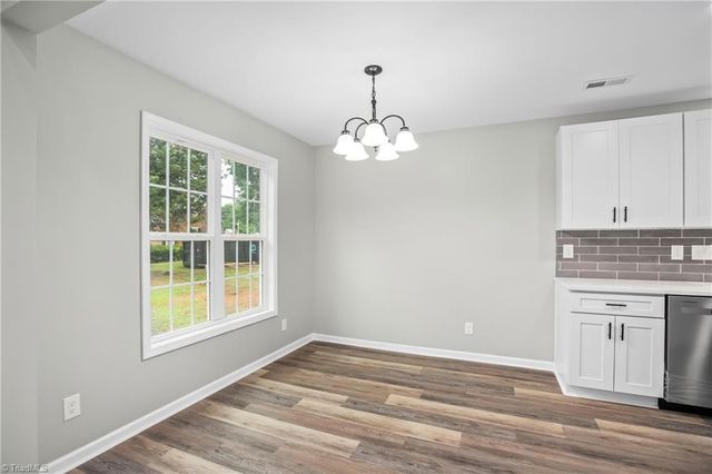 1736 Bramblebrook Lane, Winston-salem, NC 27105