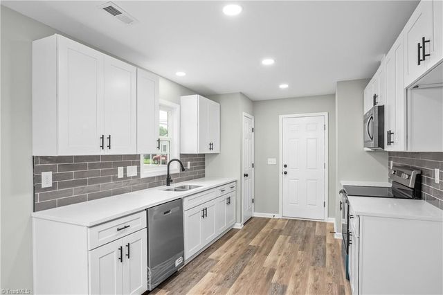 1736 Bramblebrook Lane, Winston-salem, NC 27105