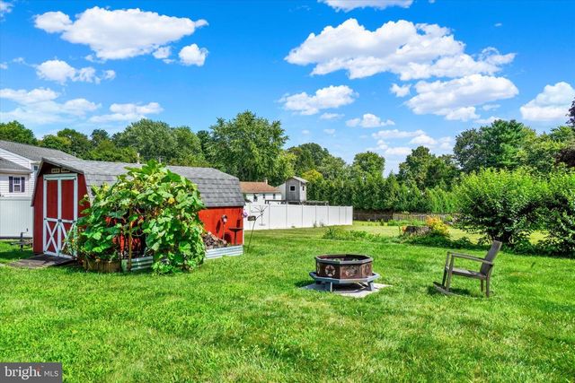 12 VIRGINIA AVE, Shrewsbury, PA 17361
