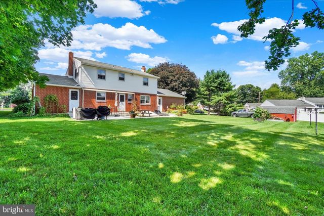 12 VIRGINIA AVE, Shrewsbury, PA 17361
