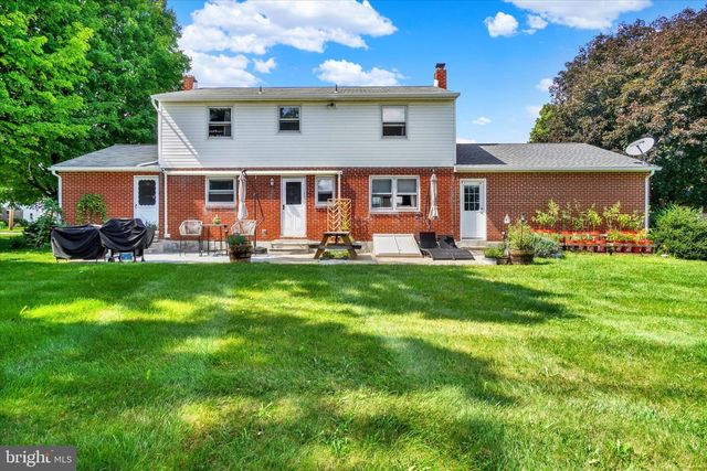 12 VIRGINIA AVE, Shrewsbury, PA 17361