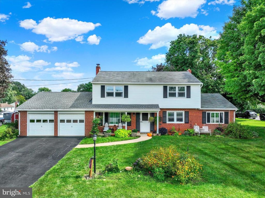 12 VIRGINIA AVE, Shrewsbury, PA 17361