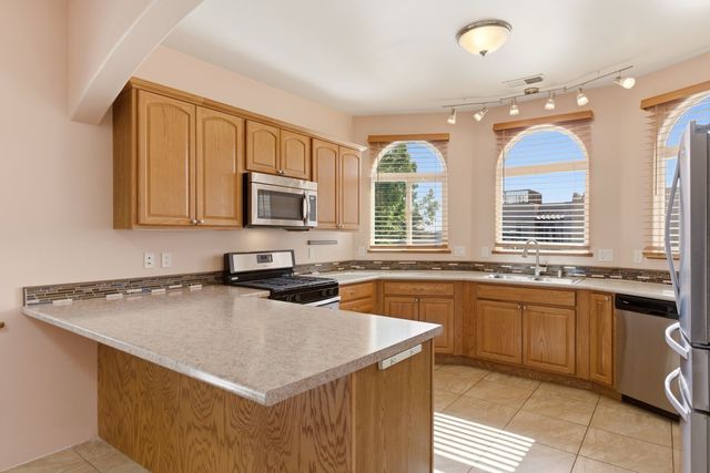 1568 Shalako Way, Santa Fe, NM 87507