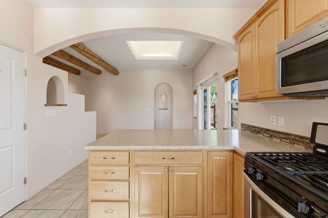 1568 Shalako Way, Santa Fe, NM 87507
