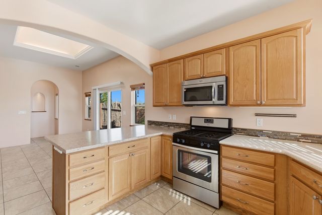 1568 Shalako Way, Santa Fe, NM 87507