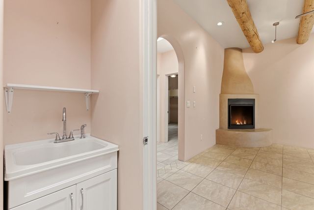 1568 Shalako Way, Santa Fe, NM 87507