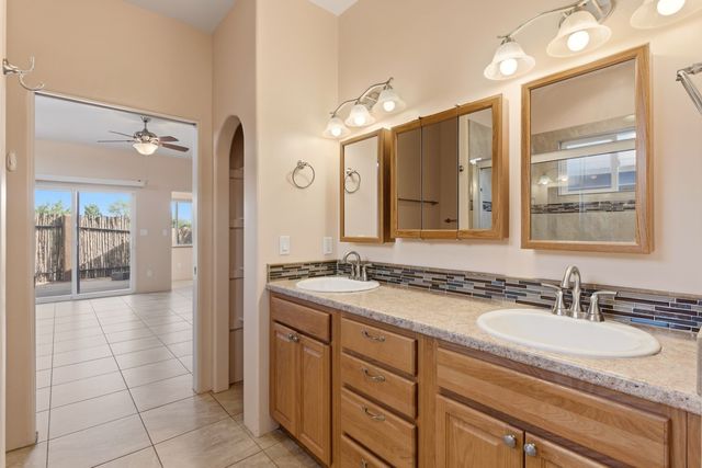 1568 Shalako Way, Santa Fe, NM 87507