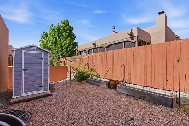 1568 Shalako Way, Santa Fe, NM 87507
