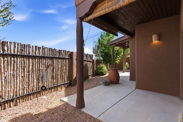 1568 Shalako Way, Santa Fe, NM 87507