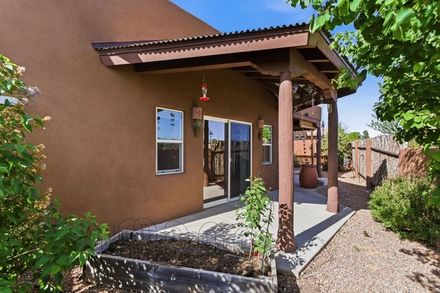 1568 Shalako Way, Santa Fe, NM 87507