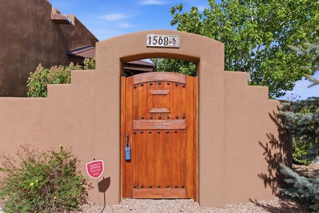 1568 Shalako Way, Santa Fe, NM 87507