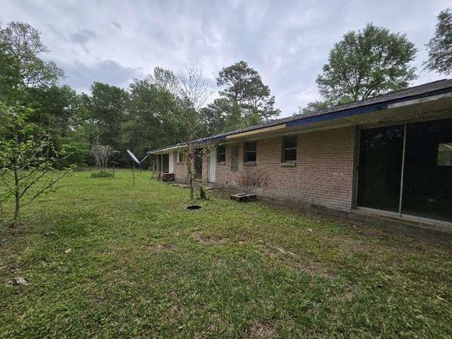 400 County Road 2318, Dayton, TX 77535