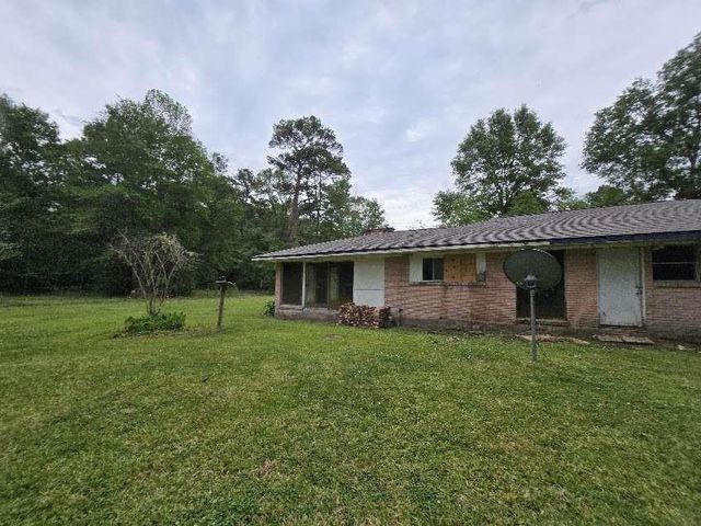 400 County Road 2318, Dayton, TX 77535
