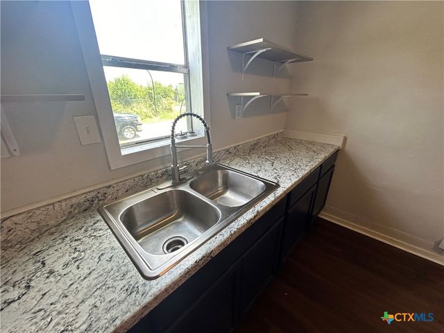 400 Symes Street A, Taylor, TX 76574
