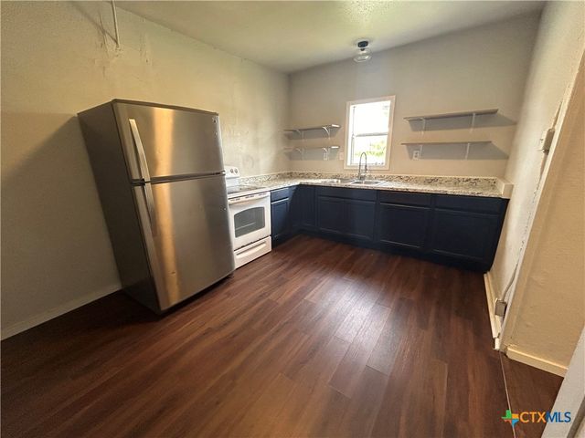 400 Symes Street A, Taylor, TX 76574