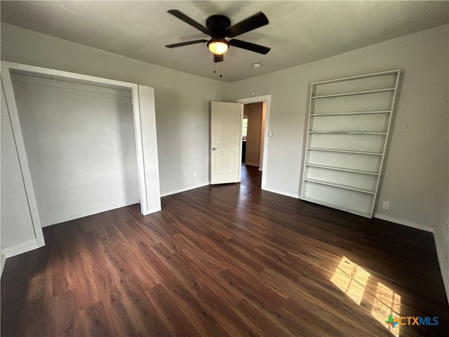400 Symes Street A, Taylor, TX 76574