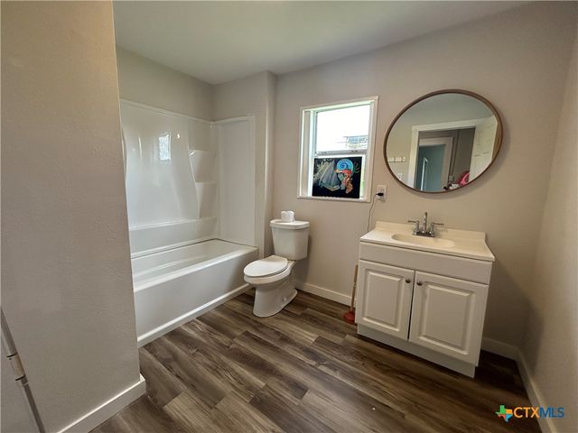 400 Symes Street A, Taylor, TX 76574