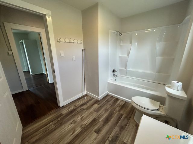 400 Symes Street A, Taylor, TX 76574