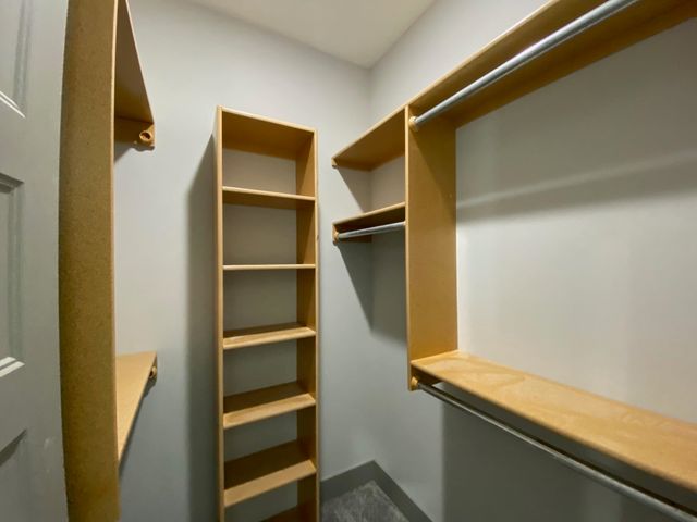 2279 S Chateau Ct, Wichita, KS 67207