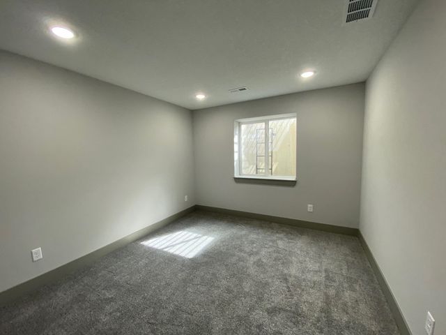 2279 S Chateau Ct, Wichita, KS 67207