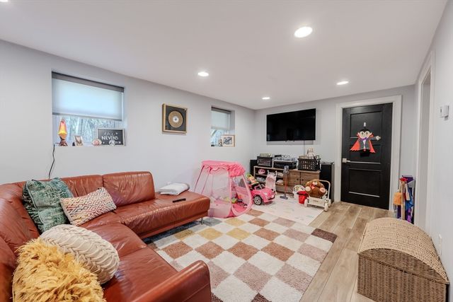 6 Third St, Tewksbury, MA 01876