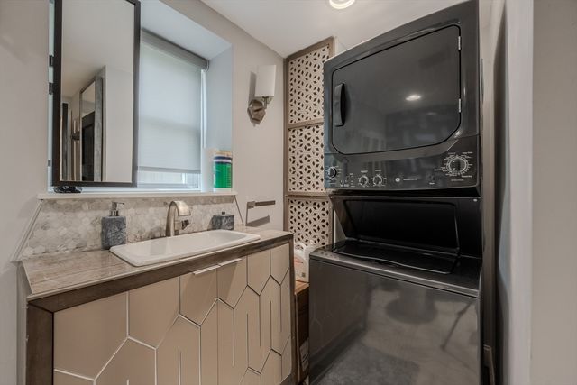 6 Third St, Tewksbury, MA 01876