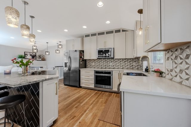 6 Third St, Tewksbury, MA 01876