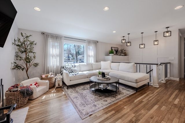 6 Third St, Tewksbury, MA 01876