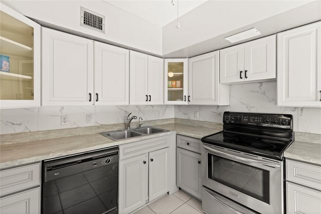 2428 COLUMBIA DRIVE 50, Clearwater, FL 33763