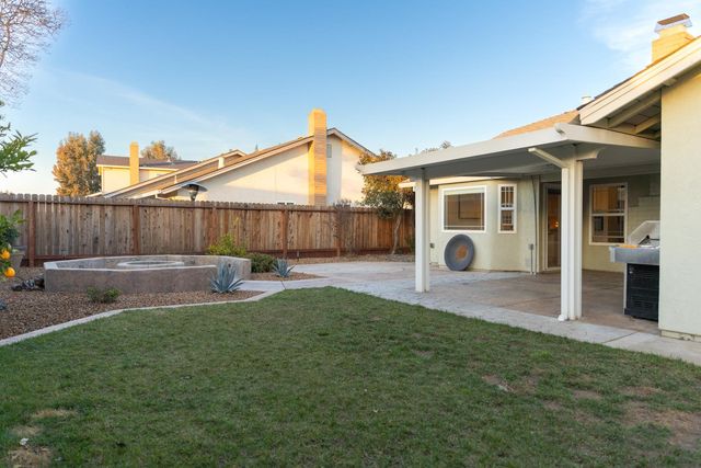 1255 Sweetbrier Pl, Manteca, CA 95336