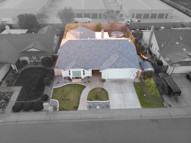 1255 Sweetbrier Pl, Manteca, CA 95336