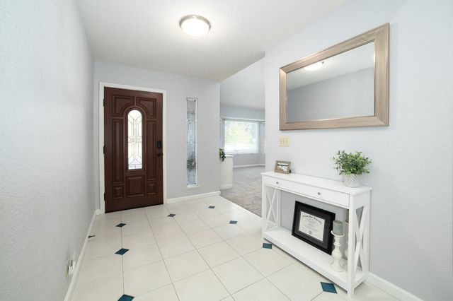 1255 Sweetbrier Pl, Manteca, CA 95336