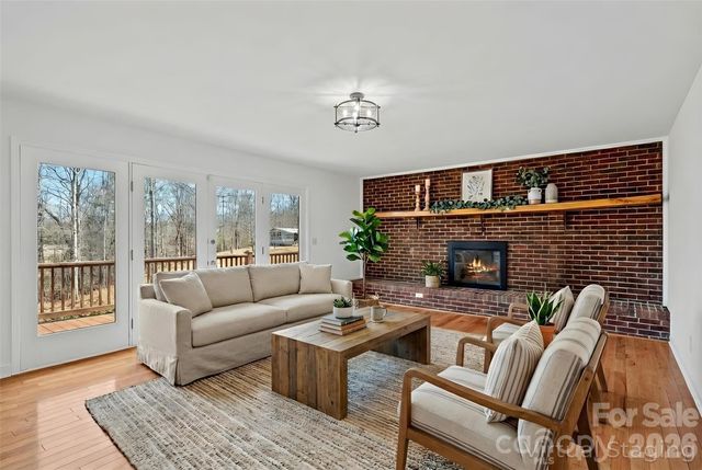 735 Macedonia Road, Asheville, NC 28804