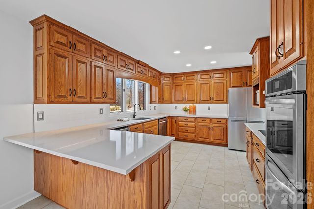 735 Macedonia Road, Asheville, NC 28804