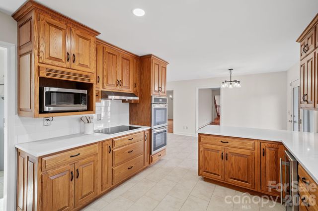 735 Macedonia Road, Asheville, NC 28804