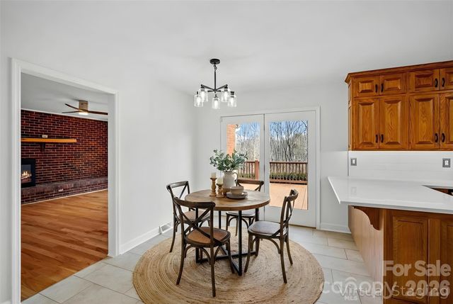 735 Macedonia Road, Asheville, NC 28804