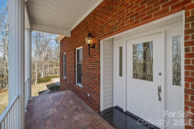 735 Macedonia Road, Asheville, NC 28804