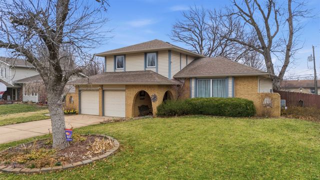 1118 N Sandplum Ln, Wichita, KS 67212
