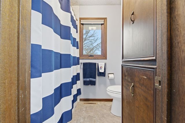 1118 N Sandplum Ln, Wichita, KS 67212